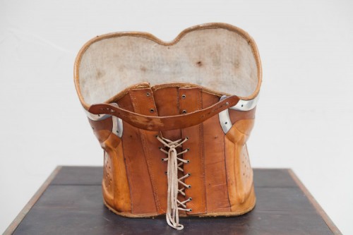 Leather corset France, ca 1920 - Curiosities Style 