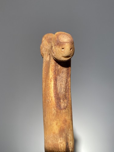 19th century - Knife with sculpted heads from the plains of the north, Canada 19th century