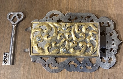 Antiquités - Grande serrure avec clé (Allemagne, 1700-1720)