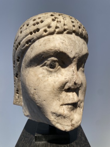 Antiquités - Marble head of Man, Southern Italy 12th century