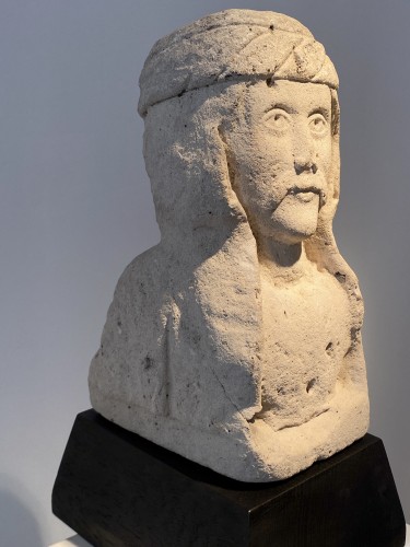 Sculpture Sculpture en pierre - Homme au keffieh, France XIVe siècle