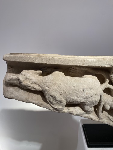 Antiquités - Crouching Monster Frieze Fragment, France circa 1400