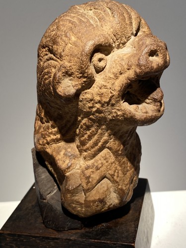 Sculpture  - Demon dog (France, 13th)