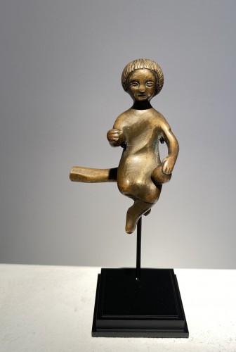 Antiquités - Enfant Jésus sur le bras de Marie, Flandre vers 1500