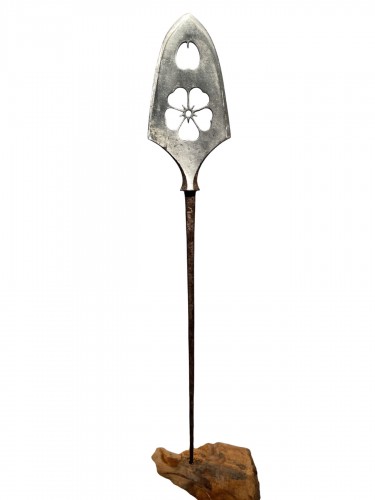 Samurai Arrowhead with Sakura and Waterdrop motif, Late Edo