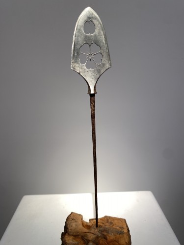 Samurai Arrowhead with Sakura and Waterdrop motif, Late Edo - 