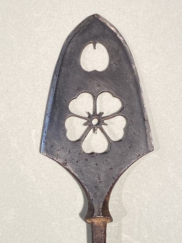 19th century - Samurai Arrowhead with Sakura and Waterdrop motif, Late Edo