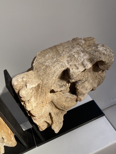 Renaissance - Two cornerstones with acanthus leaves, France 15th century