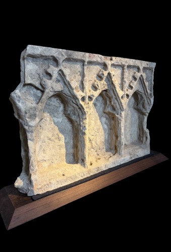 Grand triptyque en pierre (France, vers 1400) - Matériaux & Architecture Style Moyen Âge