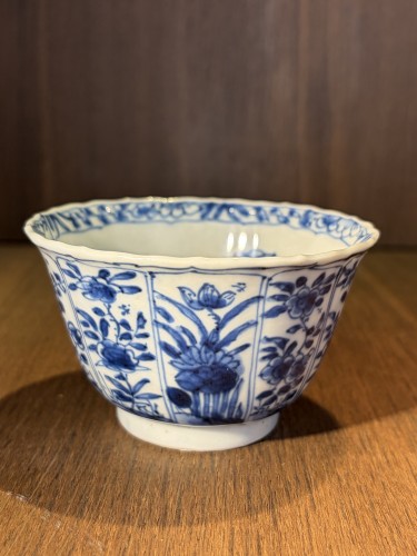Antiquités - Three blue and white porcelain cups, Kangxi (1662-1722
