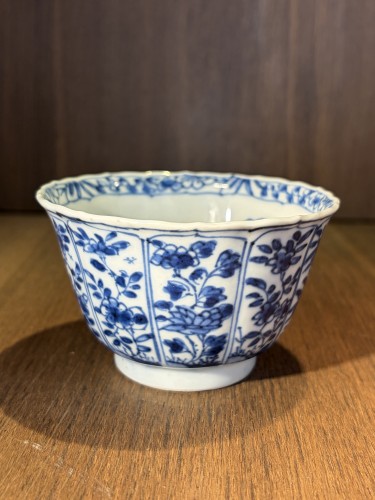 Antiquités - Three blue and white porcelain cups, Kangxi (1662-1722