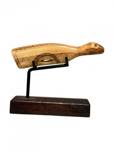 Fermoir inuit avec tête de phoque (Alaska, XIXe siècle ou antérieur)
