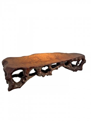 Socle en bois sculpté, Japon fin de l'époque Edo, début du XIXe siècle