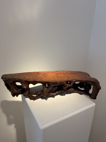 Socle en bois sculpté, Japon fin de l'époque Edo, début du XIXe siècle - Arts d