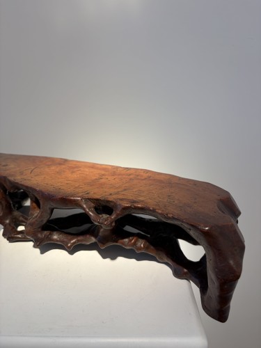 Socle en bois sculpté, Japon fin de l'époque Edo, début du XIXe siècle - Seghers & Pang Fine Arts