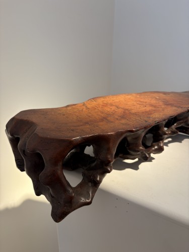 Socle en bois sculpté, Japon fin de l'époque Edo, début du XIXe siècle - 