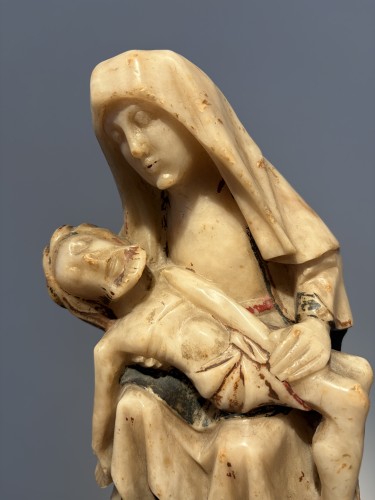 11th to 15th century - A 15th century Nottingham alabaster Pietà