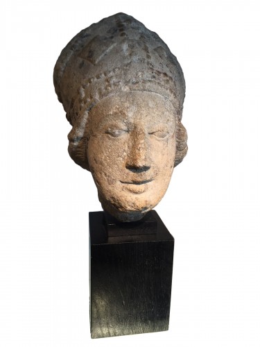 Head of a Bischop, France 15th century).