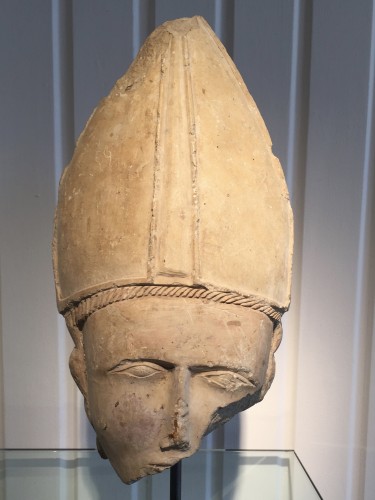 Bischop’s head, Central France 14th century - Sculpture Style Middle age