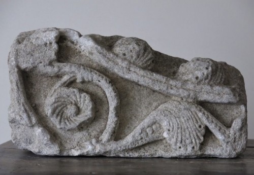 11th to 15th century - Romanesque limestone fragment (France, 12th cent)