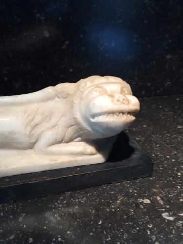 Sculpture  - Little lion in marble - Italy, ca 1700
