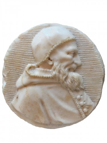 Male portrait in white marble medaillon (Italy, 16th century)