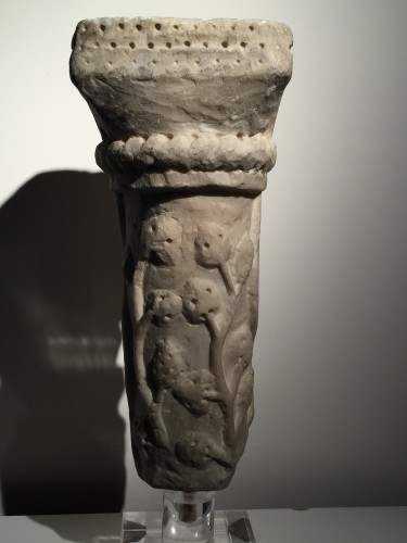 Antiquités - Marble column fragment (Italy, end of 12th cent)