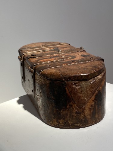 <= 16th century - Box, Italy 16th century