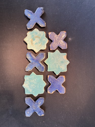 Céramiques, Porcelaines  - 8 Carreaux Kashan à étoile et croix - Perse XIIe-XIIIe siècle