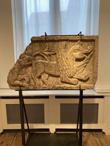 Antiquités - Large Griffin Relief, Italy 12th century