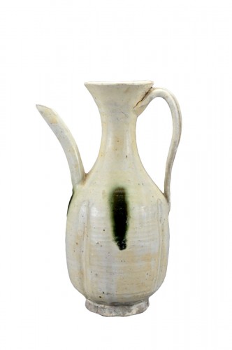 Green-splashed pottery ewer - China, Liao dynasty (907-1125)