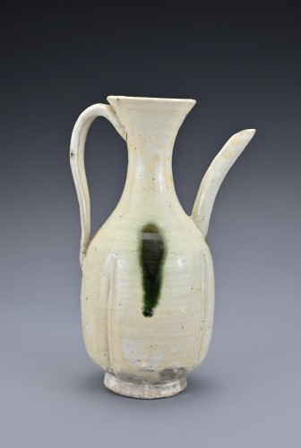 Asian Works of Art  - Green-splashed pottery ewer - China, Liao dynasty (907-1125)