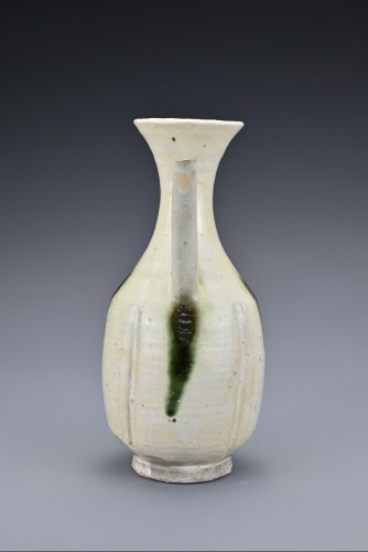 Aiguière à éclats verts - Chine, Dynastie Liao (907-1125) - Seghers & Pang Fine Arts