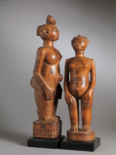 20th century - Couple Wooden Ancestors Sculptures with Scarifications, Zela People DRC