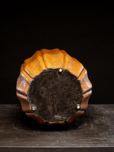 Tabouret japonais ou petite table d’appoint, recouvert de Galuchat - Arts d