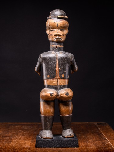 Statue masculine anthropomorphe debout de Janus, peuple Ibibio, Nigeria - Spectandum