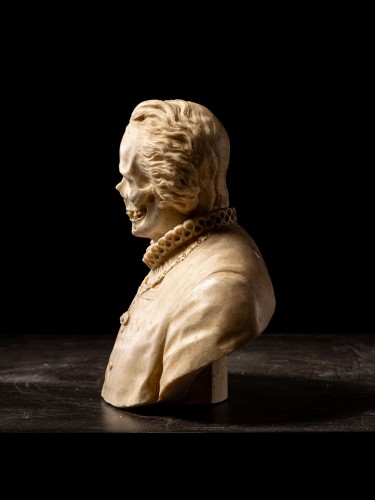 Vanitas (Memento Mori) Bust carved in marble, Italy 18th century - Curiosities Style 