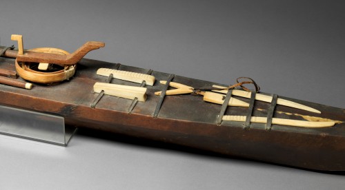 Inuit Model Kayak - Wooden frame covered with seal skin, lined with bone - Curiosities Style 