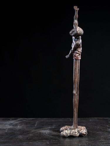 Figure en bois laqué représentant la divinité Ashinaga Japon, début du XXe siècle - Arts d