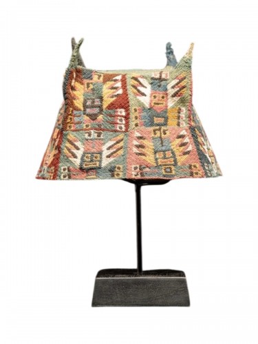 Bonnet précolombien à quatre pointes, peuple Tiwanaku Bolivie