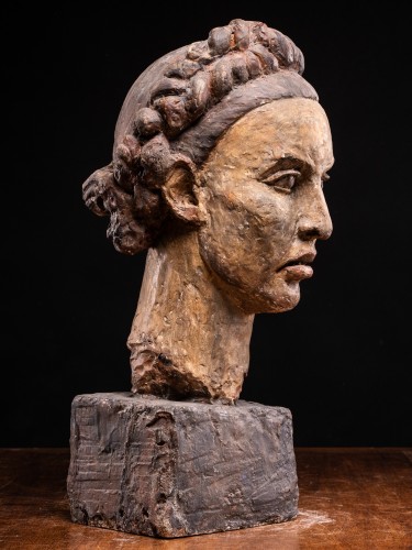 Étude de tête féminine polychrome provenant de l’atelier de Gustave Fontaine (1877–1952) - Spectandum