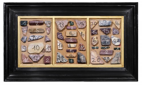 Une paire de triptyques présentant des échantillons de marbres antiques - Stéphane Renard Fine Art