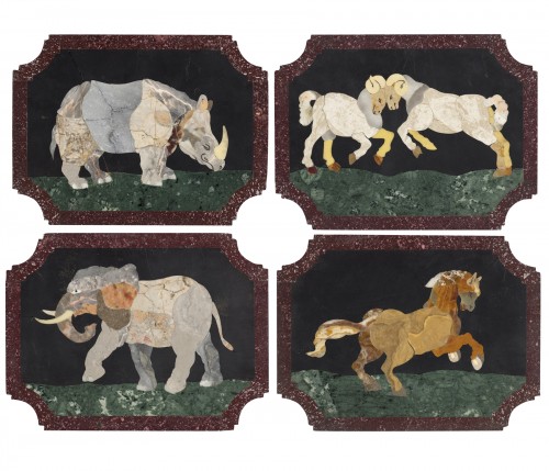 Ensemble de quatre plaques en marqueterie de pierre dure représentant des animaux