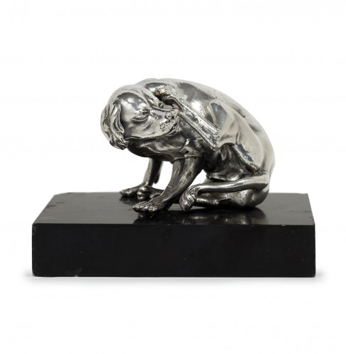 Dog scratching its ear, a 17th century silver-plated pewter sculpture  - Sculpture Style 