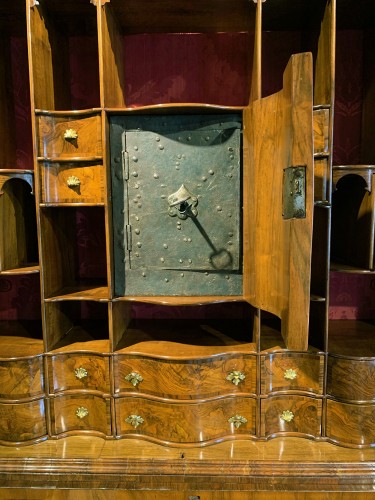 Antiquités - Bureau cabinet, Venice circa mid-18th century