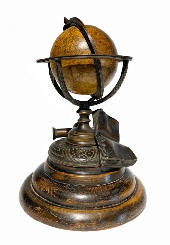 Antiquités - Globe terrestre miniature. Newton & Son, Londres, post 1833, ante 1858