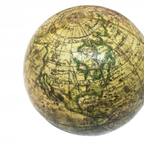 Globe de poche. Londres, entre 1775 et 1798. Réédition du globe 1719 par Hermann Moll - 