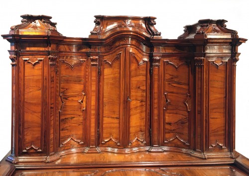 Wrriting desk with upper cabinet. Milan circa 1730 - Furniture Style 