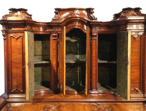 Furniture  - Wrriting desk with upper cabinet. Milan circa 1730