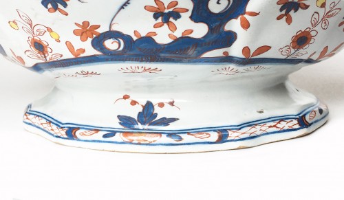 Porcelain & Faience  - Ancient Italian Maiolica Tureen Milano, 1770 circa